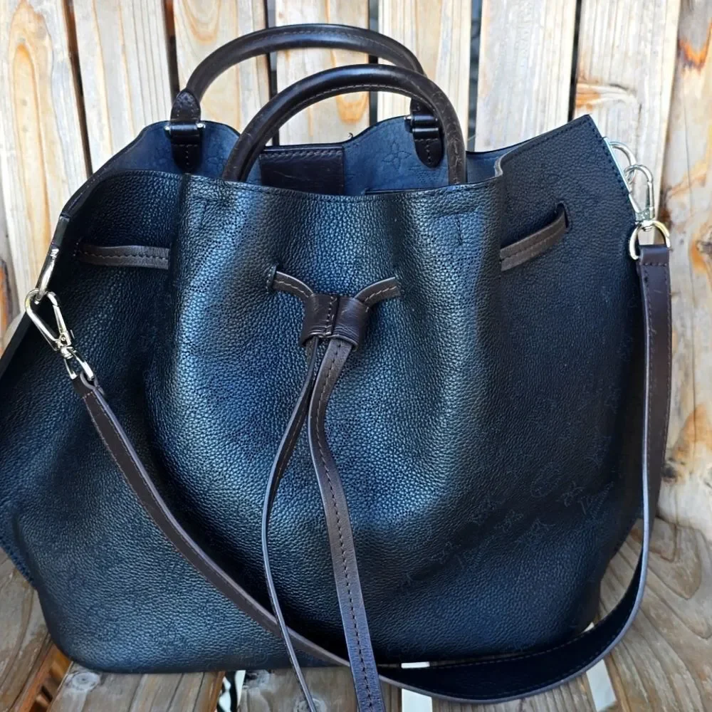Louis Vuitton GIROLATA MAHINA NOIR Bag, Excellent Condition!NWT. Microchipped!